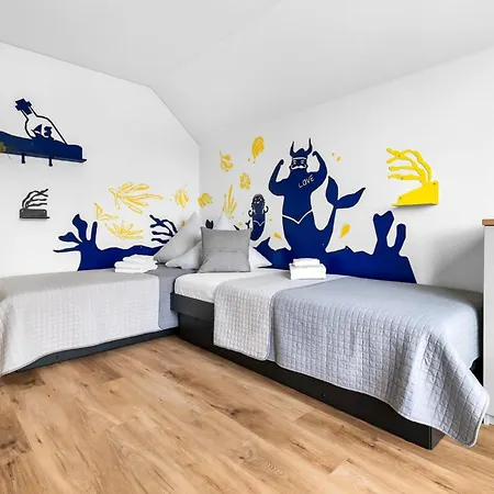 Captain Pink Olpenitz